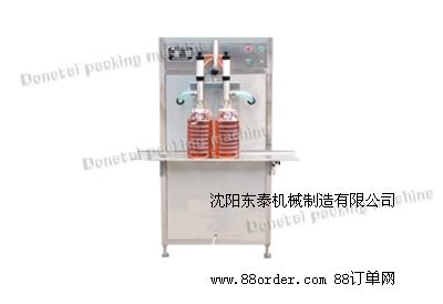 吉林油類灌裝設(shè)備-瓶裝大豆油灌裝機(jī)