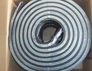 用紙箱包裝的膩子型遇水膨脹止水條