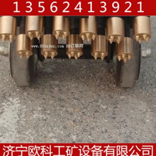 23頭推式地面鑿毛機