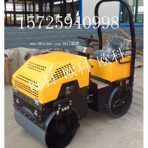 HQYL-850型座駕式壓路機 5.5T駕駛式壓路機