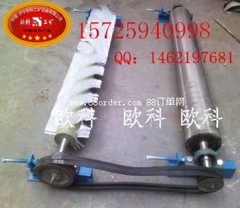 尼龍滾刷清掃器圖片