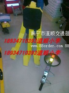 欽州路政大車輪鎖