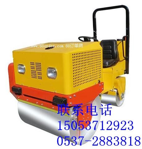 XLYL-700X駕駛式振動(dòng)壓路機(jī)