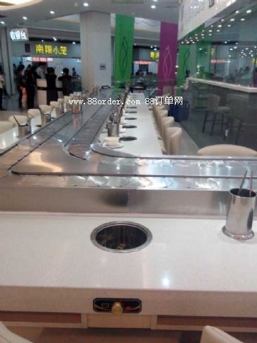 臨江最好的U型旋轉(zhuǎn)小火鍋設(shè)備 回轉(zhuǎn)小火鍋設(shè)備 自助小火鍋設(shè)備