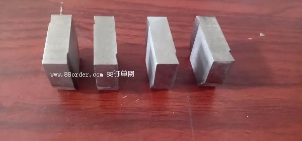 滾絲機(jī)剝肋刀價(jià)格A建設(shè)者滾絲機(jī)剝肋刀價(jià)格